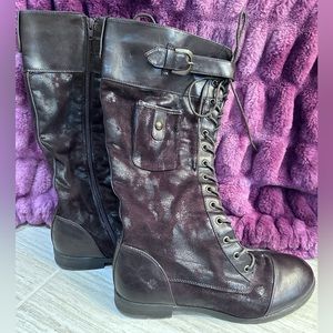 NWOT Women’s Mulberry Boots 
size 9
Great color purple/brown 
Distressed Boho